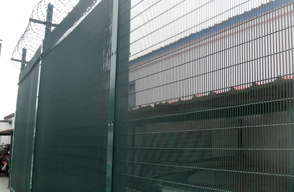 Green Powder Coated Perimeter Fence